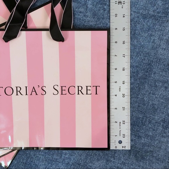 🧁LAST CHANCE Victoria’s Secret Pink Stripped Bags - Picture 4 of 6